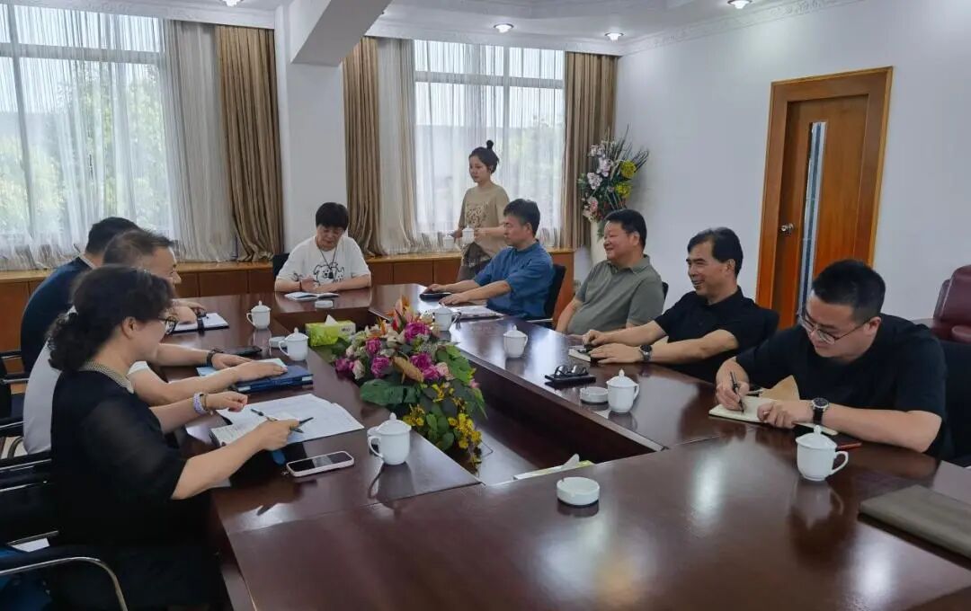 海宁市人大常委会副主任陈继彪莅临美大调研指导